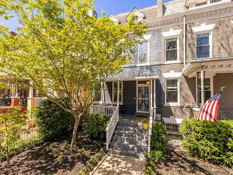 637 Keefer Pl NW — Photo 10