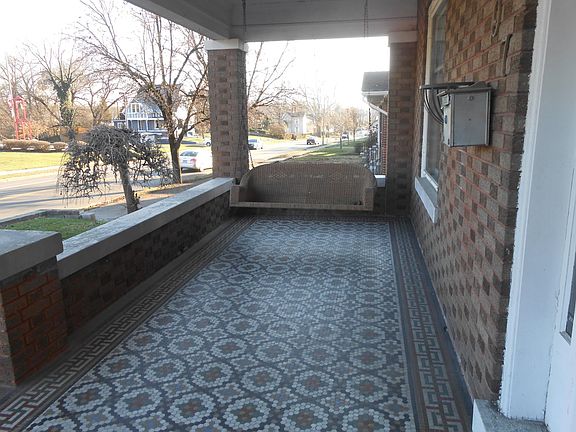 3rd image of 597 N Court St