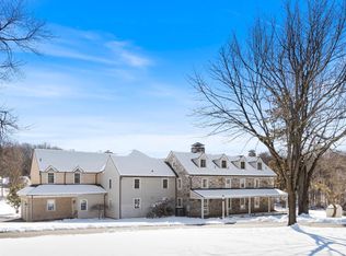 27 Old Farm Ln, Malvern, PA 19355