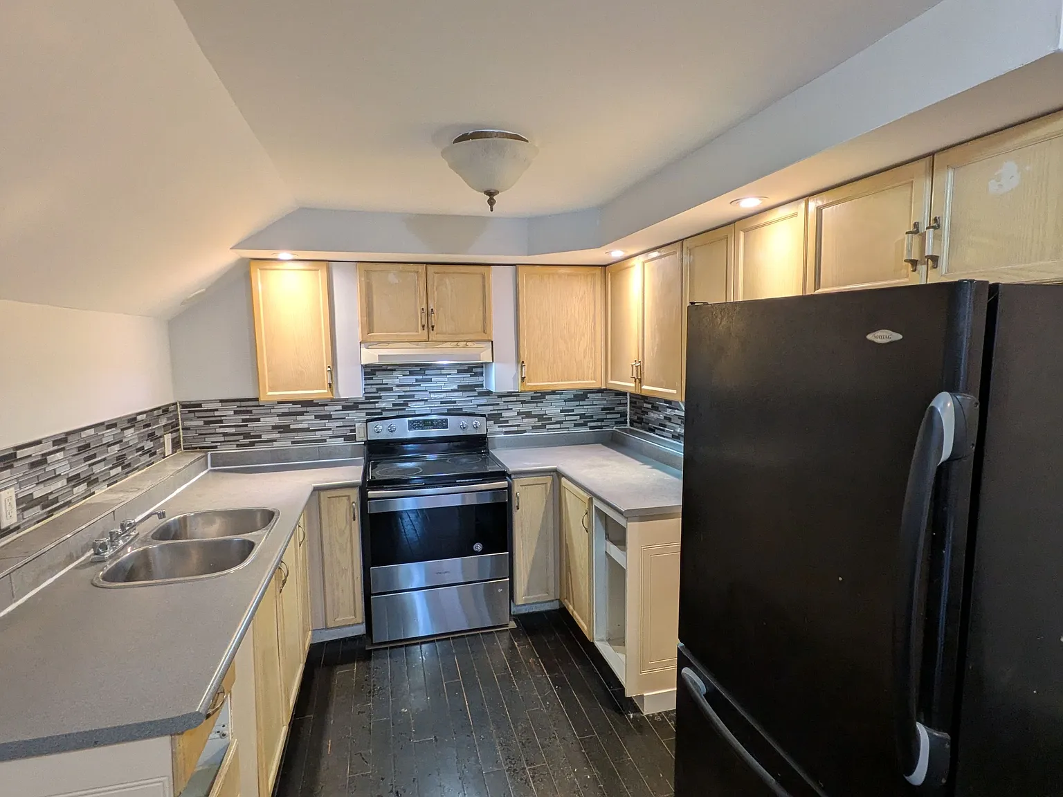 3 bed, $1,900 — Photo 3