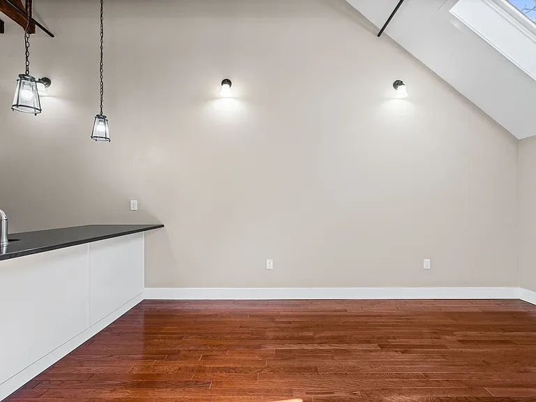 521 Warren St #4 — Photo 23