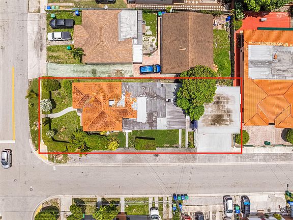 4th image of 2490 SW 17th Street