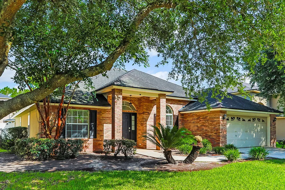 4 bed, 2.0 bath, 2177 sqft, $2,280 — Photo 3