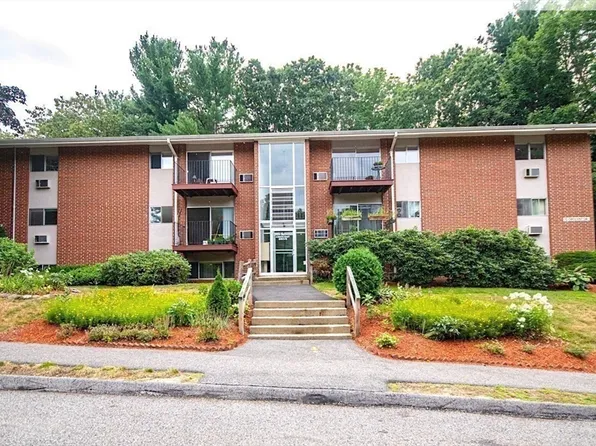 10 Crescent Dr APT 5, Andover, MA 01810