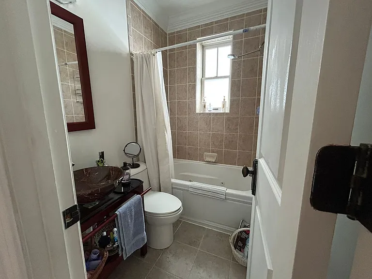 936 Madison St NW #103 — Photo 7