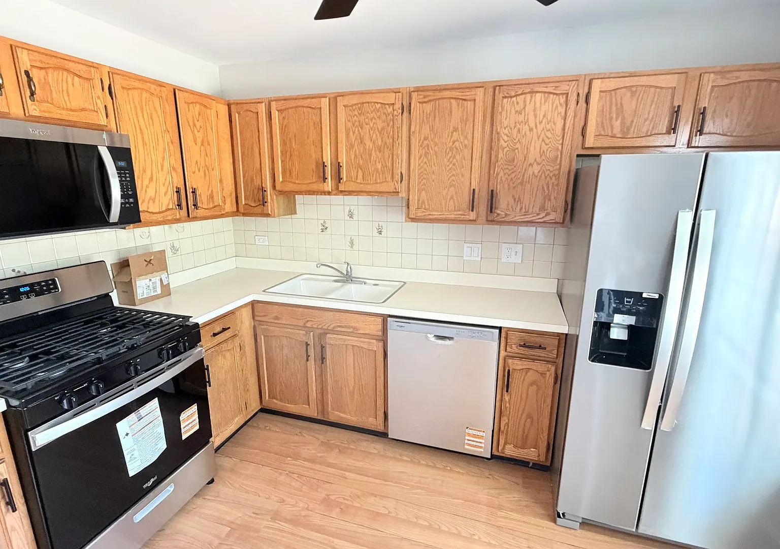 3 bed, 2.0 bath, 1700 sqft, $2,800 — Photo 4