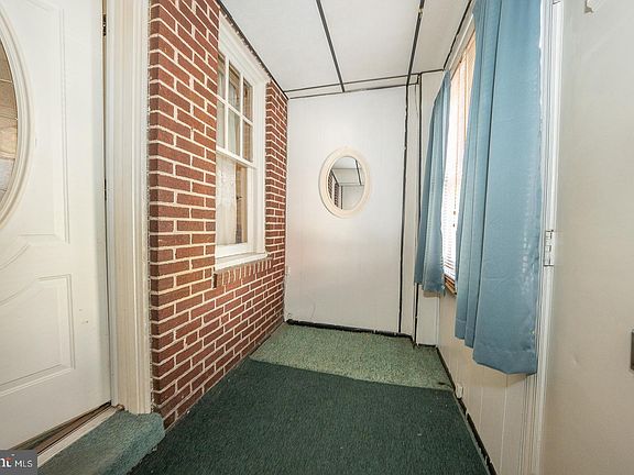 4th image of 1417 S Newkirk St
