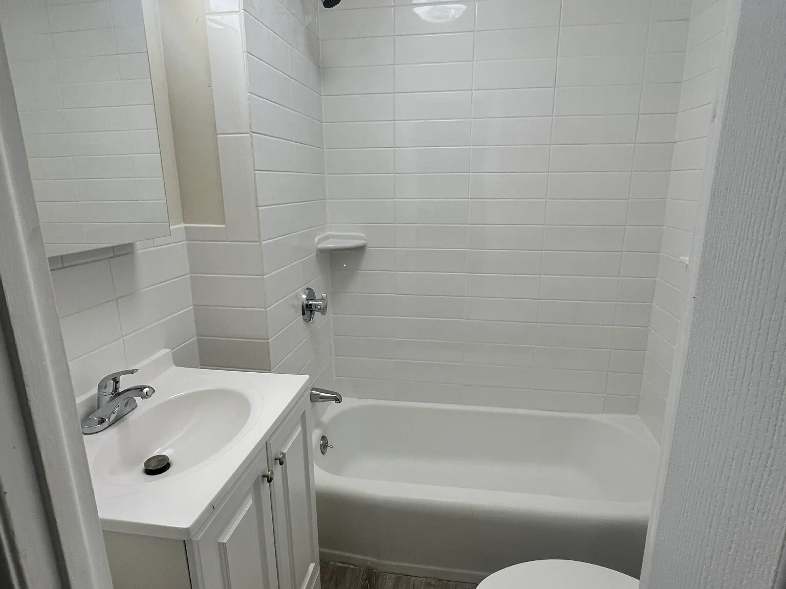 1 bed, 1.0 bath, $1,900 — Photo 4