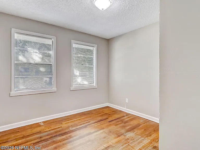 1901 Pullman Ct — Photo 15