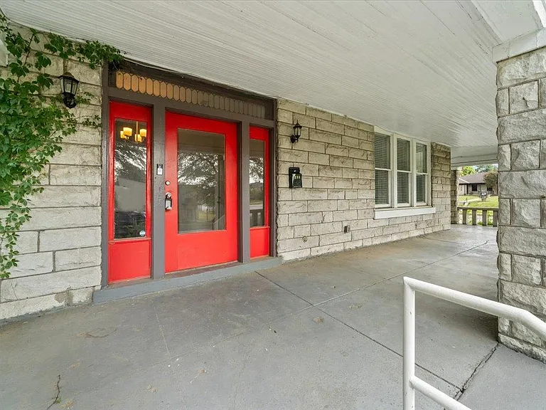 196 N McNeil St — Photo 4