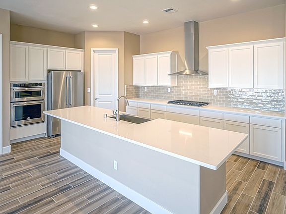 Kitchen - Marilyn II Holly Estates