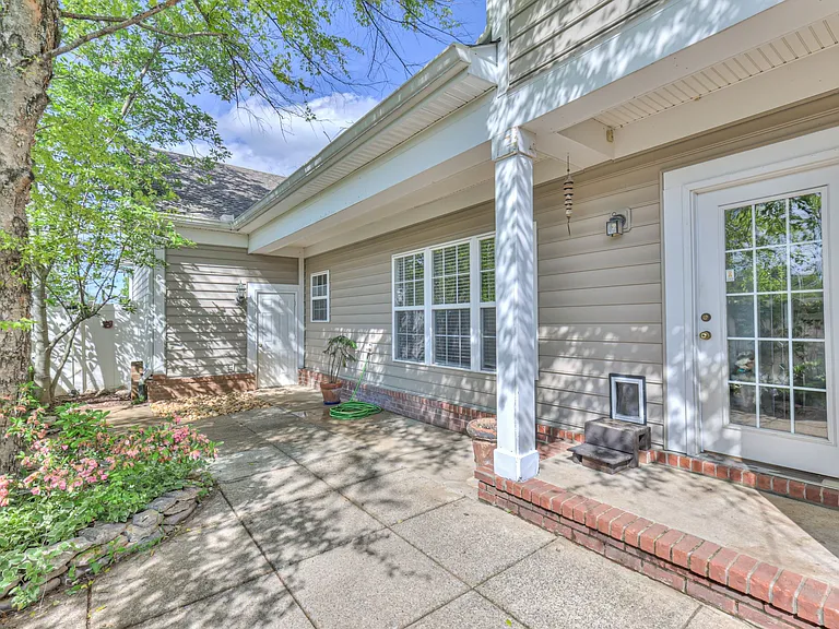 2111 Gold Valley Dr — Photo 32