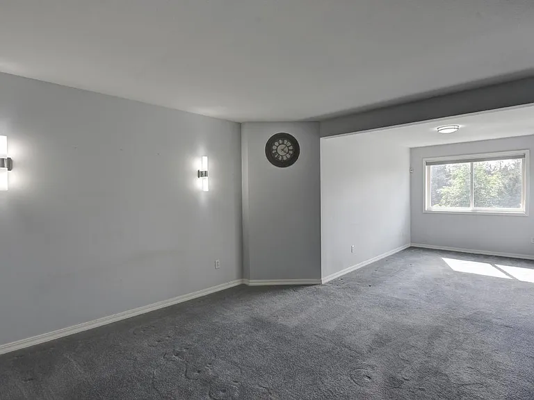 2027 184th Ave NE — Photo 11