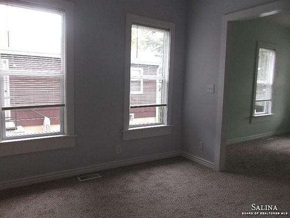 3rd image of 351 N Columbia Ave