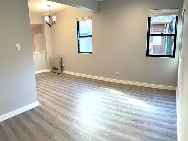 1441 Josephine St — Photo 7