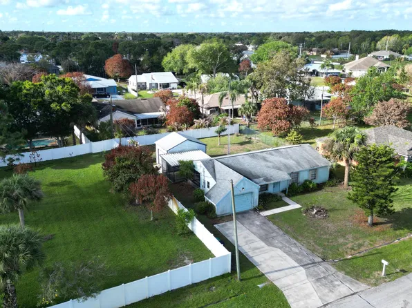 2262 SE Tile Terrace, Port St Lucie, FL 34952