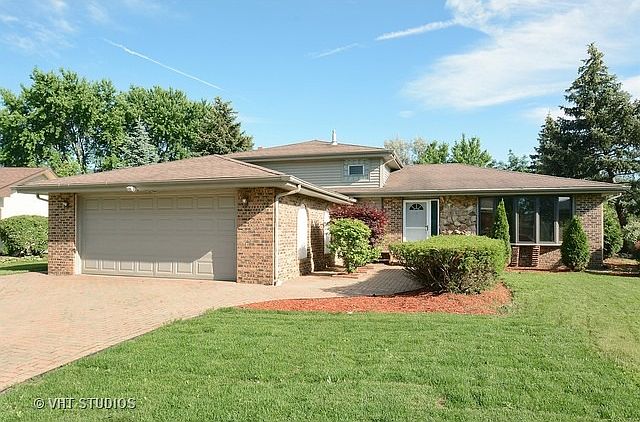 1st image of 12029 W Lancaster Ct