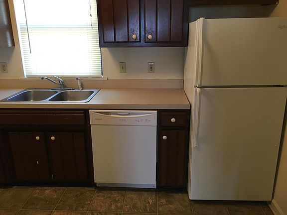 2nd image of 128 Landings Dr APT 21