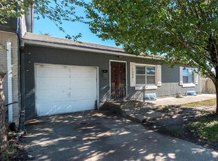 1000 W Virginia Ln, Olathe, KS 66061