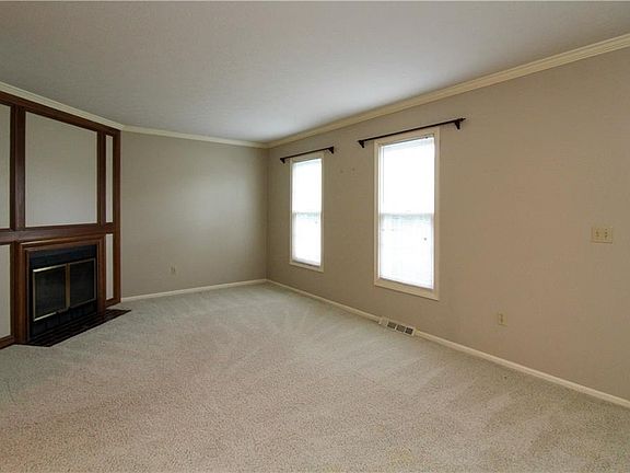 3rd image of 3721 Englewood Dr