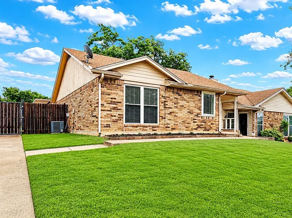 3000 Timothy Ln, Euless, TX 76039