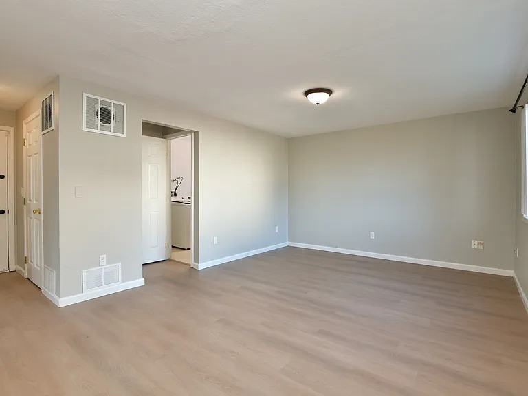 1702 S G St — Photo 5