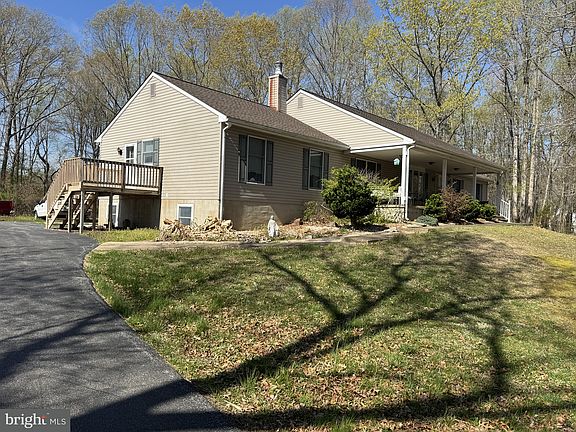 3rd image of 174 Pine Tree Rd