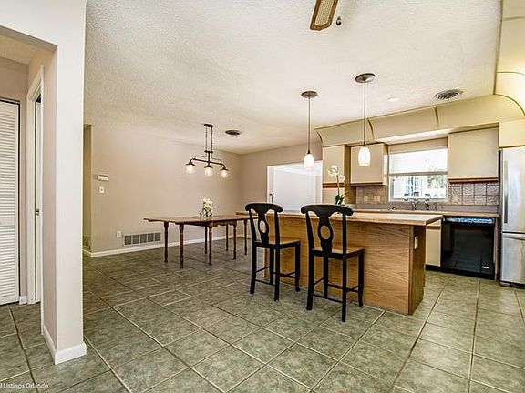 4th image of 3801 Bradley Ave