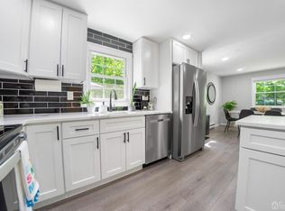 233 Old Forge Rd, Monroe Township, NJ 08831