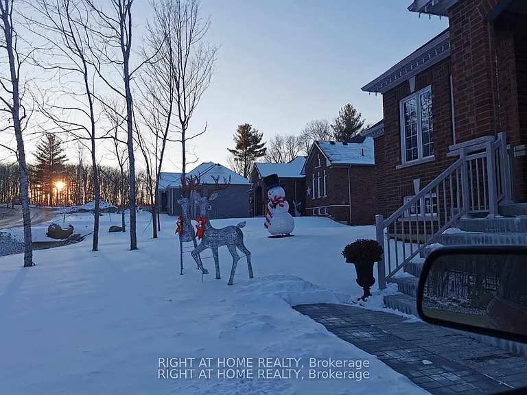 84 Diamond Valley Dr — Photo 44