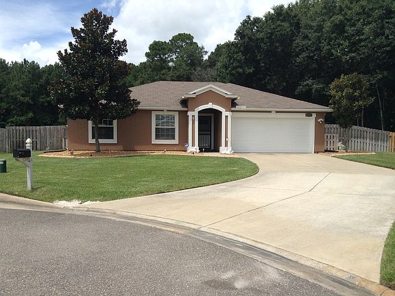 on culdesac/6 car driveway
