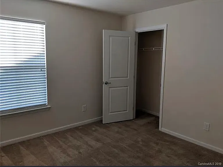 6828 Carradale Way — Photo 4