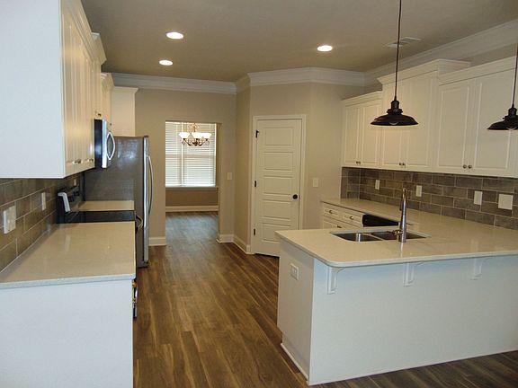 3rd image of 973 Burlington Dr