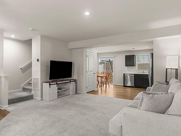 5th image of 325 Cinerea Way
