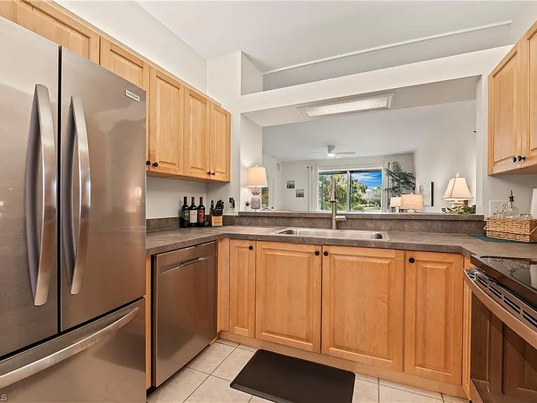 465 Robin Hood Cir #101 — Photo 14