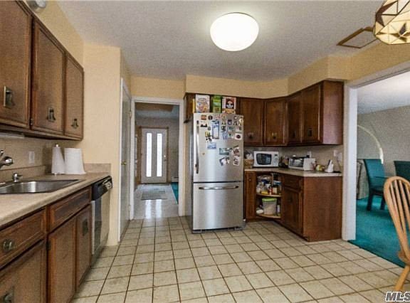 3rd image of 2518 New York Ave