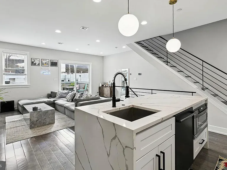 2813 Tilton St — Photo 10
