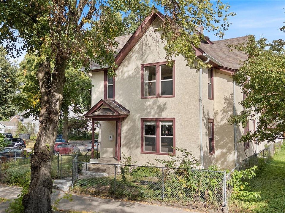 1st image of 1001 26th Ave NE
