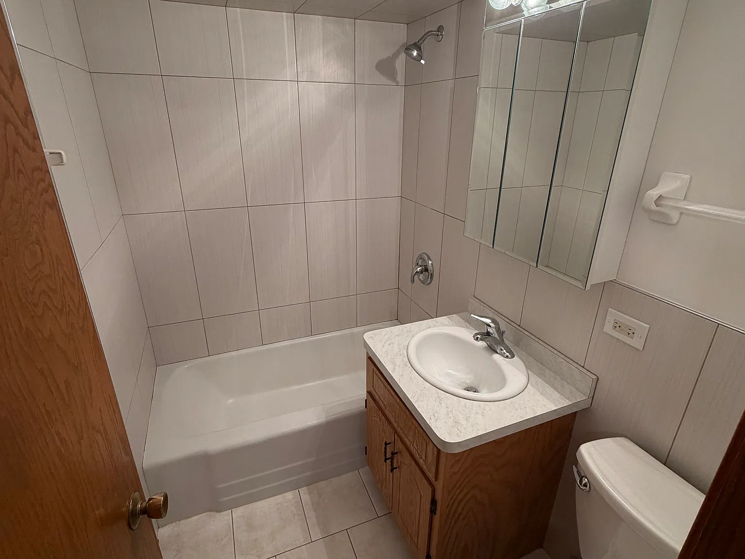 1 bed, 650 sqft, $1,300 — Photo 4
