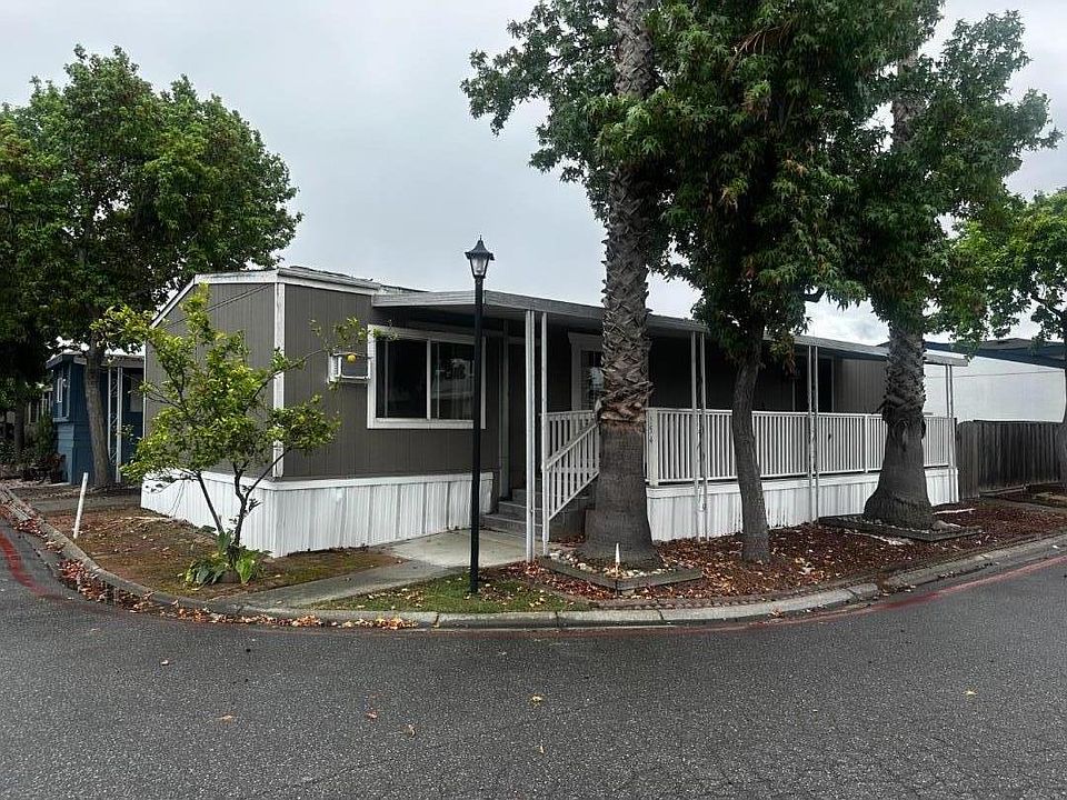 1st image of 154 El Bosque St #154