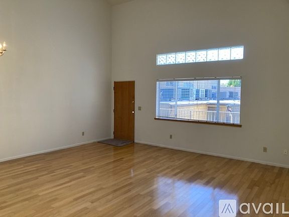 5th image of 11508 Moorpark St #F