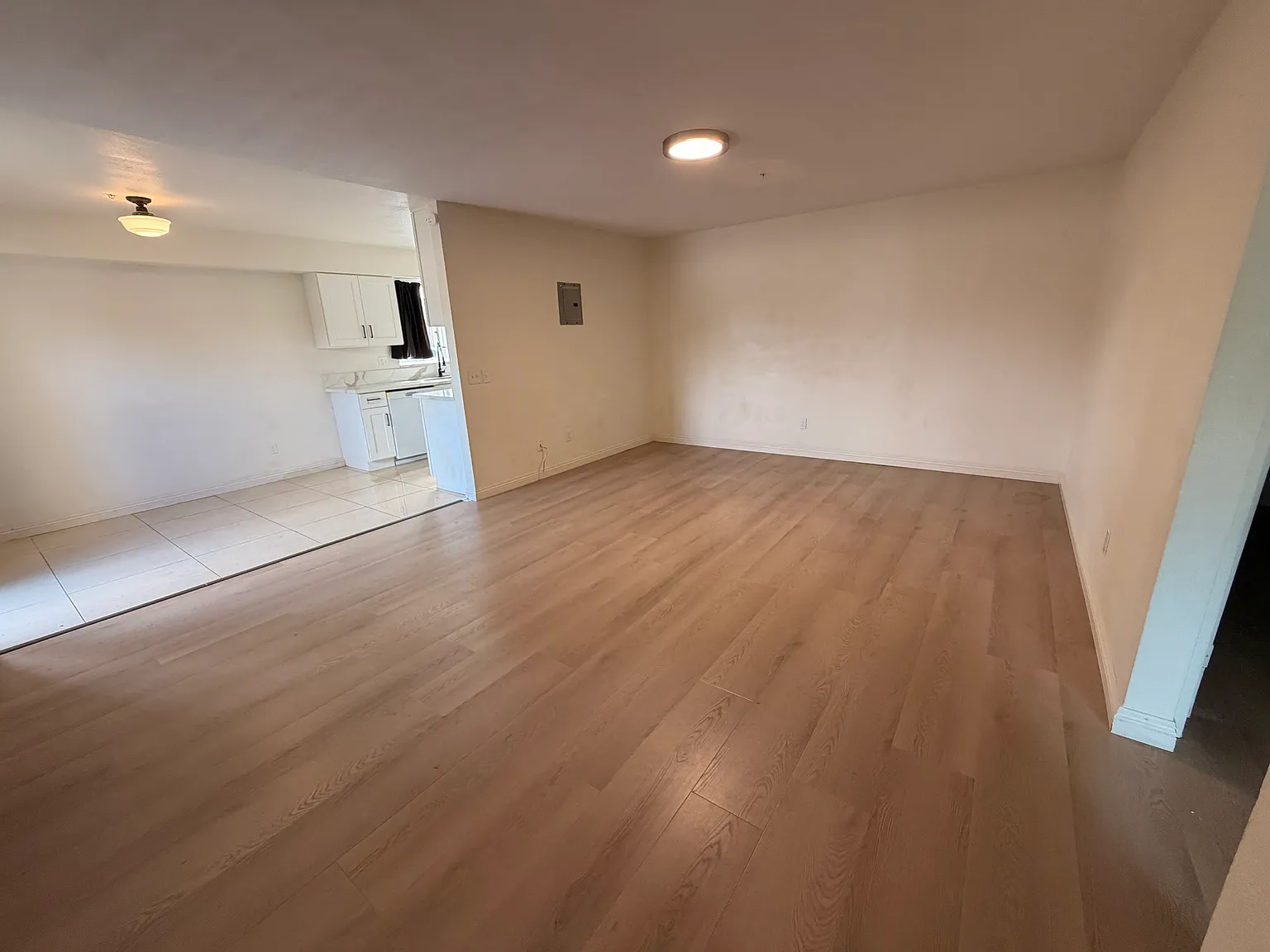 2 bed, 900 sqft, $2,900 — Photo 1