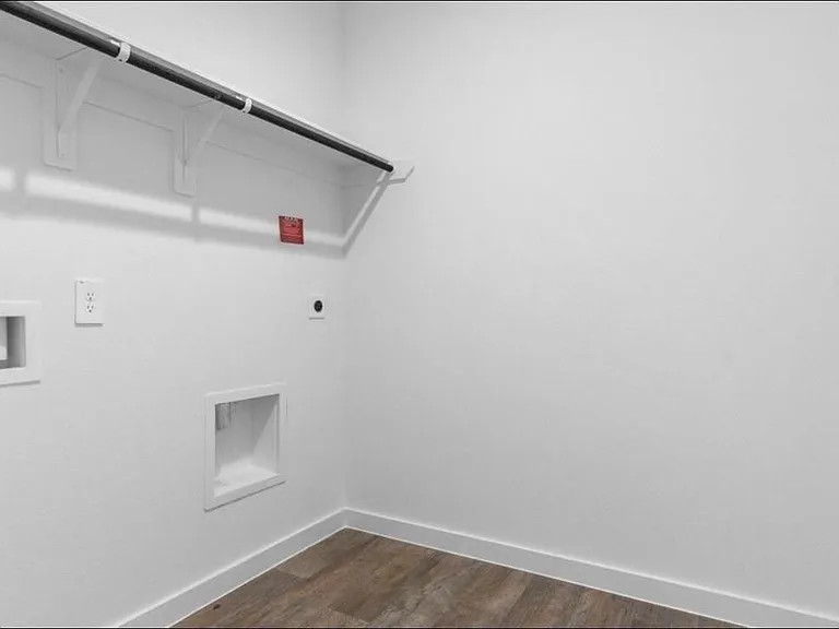 8051 Marchese Dr — Photo 23
