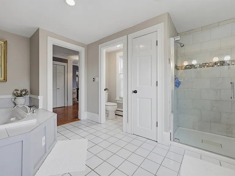 37 Marlboro St #37 — Photo 25