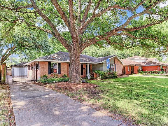 3rd image of 6226 Grovewood Ln