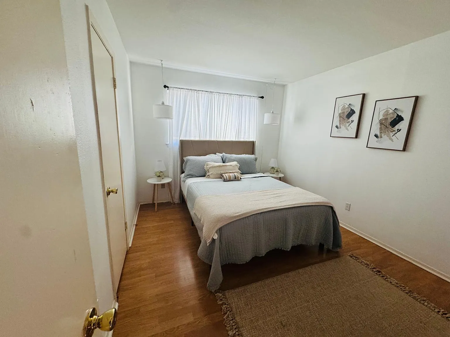 1 bed, 700 sqft, $2,300 — Photo 3