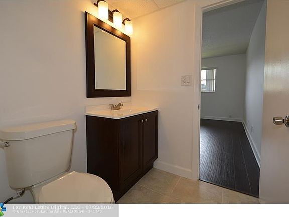 5th image of 8010 Colony Cir N APT 202
