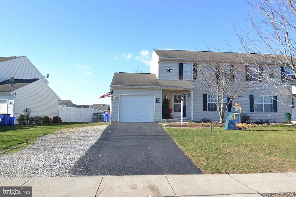 3158 Jayne Pl photo 1
