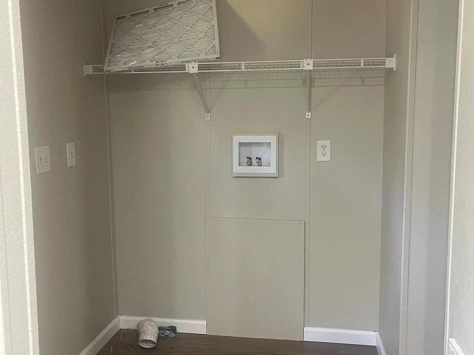 3 bed, 960 sqft, $1,600 — Photo 3