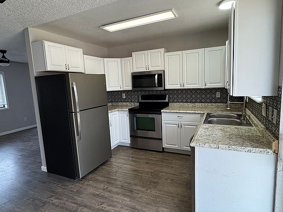 4th image of 3516 N Zircon Dr